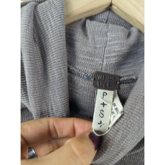 We The Free People Women's Turtleneck Top Split Back Inverse Seam Taupe Sz Small - Picture 4 of 6